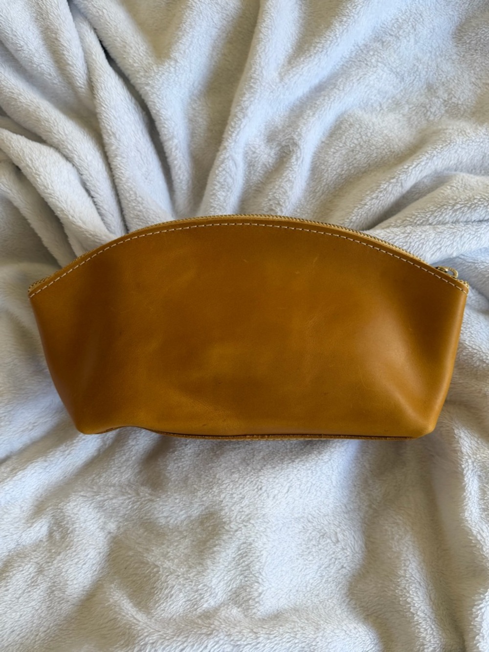 Portland Leather - Total Eclipse Makeup Bag in Honey
